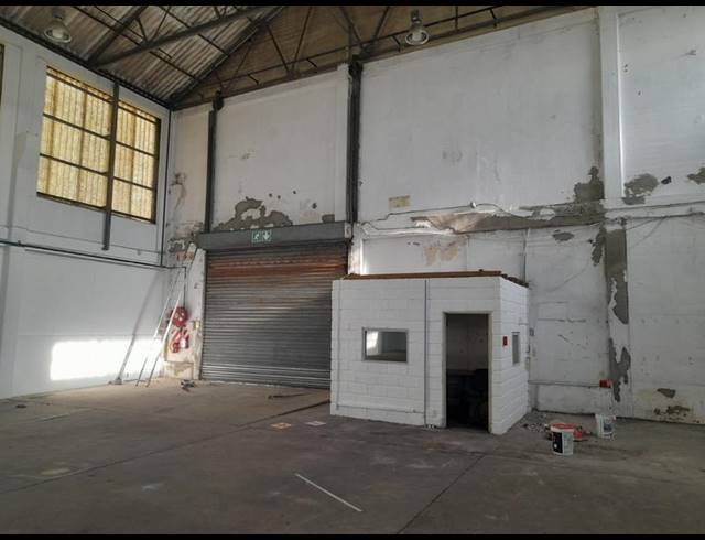 INDUSTRIAL PROPERTY TO RENT IN NORTH END